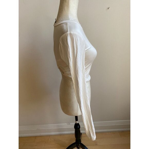 𝅺LULU'S "Back To Basics" Womens White Long Sleeve Tshirt Sz Small Back Cut Out - Picture 3 of 8